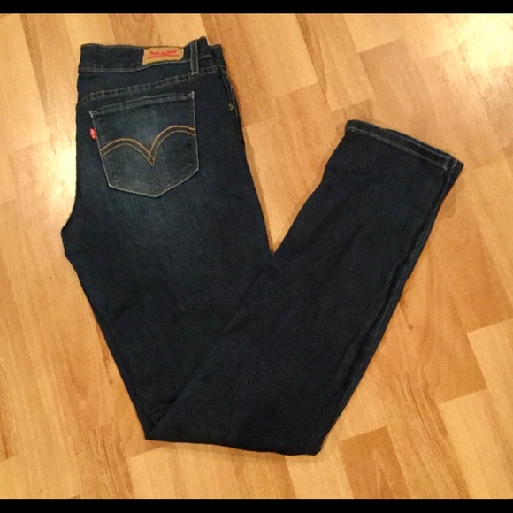 Levi's Denim - 524 Levis skinny distressed jeans
